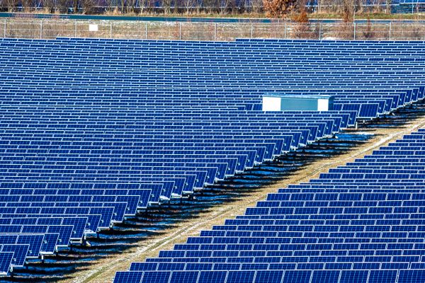 43 MWp: IBC SOLAR postaví v Maďarsku obří solární elektrárnu