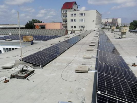 Chytrá optimalizace výroby a vyšší bezpečnost elektrárny na střeše dealera Škody