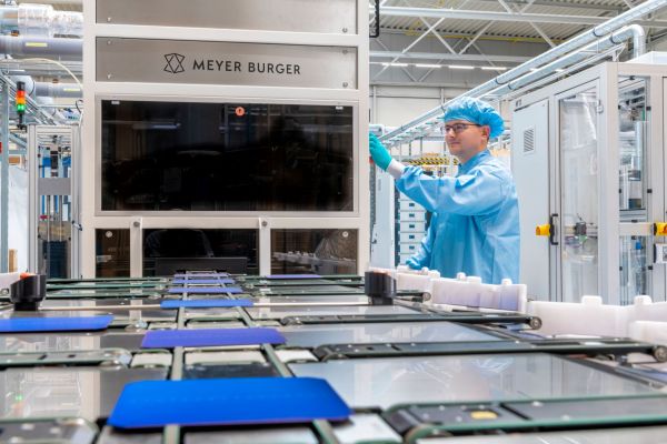 Meyer Burger chystá výrobu solárních panelů s životností 50 let