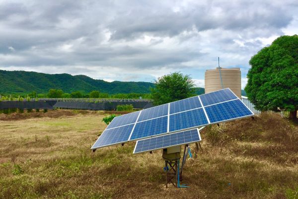 Česko podporuje v Kambodži projekt umožňující malým podnikům přejít k solární energii