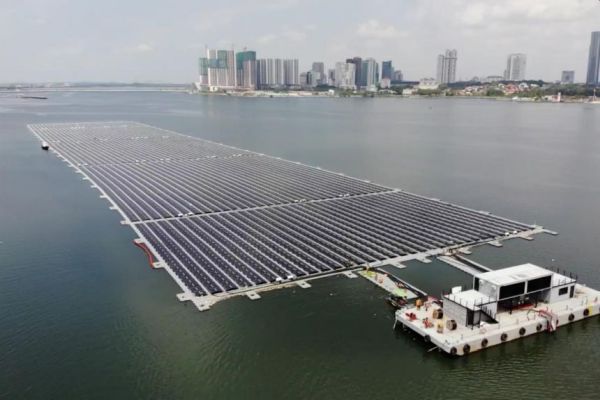 Unikátní projekt: V Indonésii se postaví největší  plovoucí solární elektrárnu na světě s akumulací o kapacitě 4 GWh