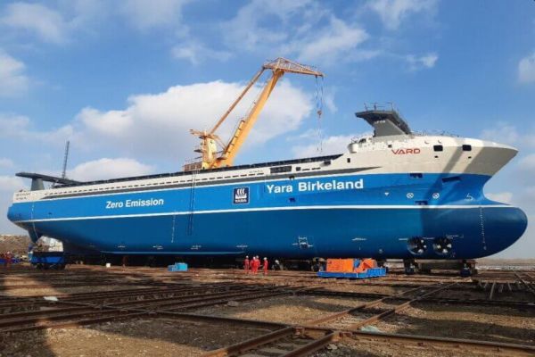První bateriová kontejnerová loď bez posádky vypluje ještě letos v Norsku
