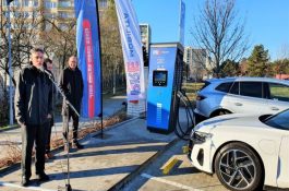 300 kW: V Praze byla uvedena do provozu nejvýkonnější nabíječka elektromobilů