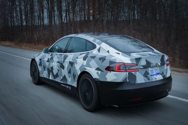 Po „retrofitu baterie“ ujela Tesla více než 1200 km v reálném provozu