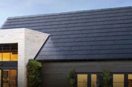 Tesla zastavuje objednávky solárních střech