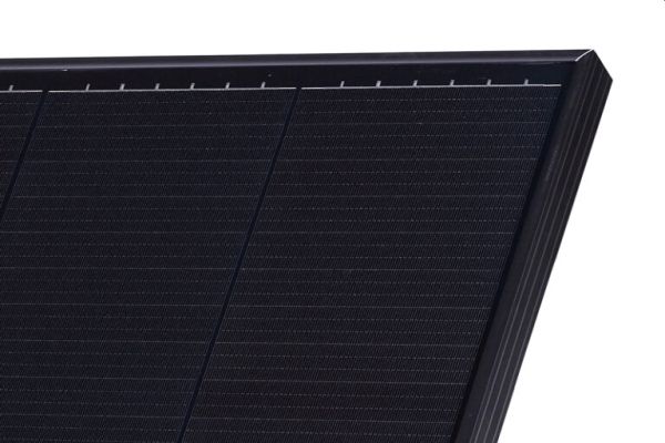 Vitovolt kvalitní i designové fotovoltaické panely, které budou vaší střeše slušet
