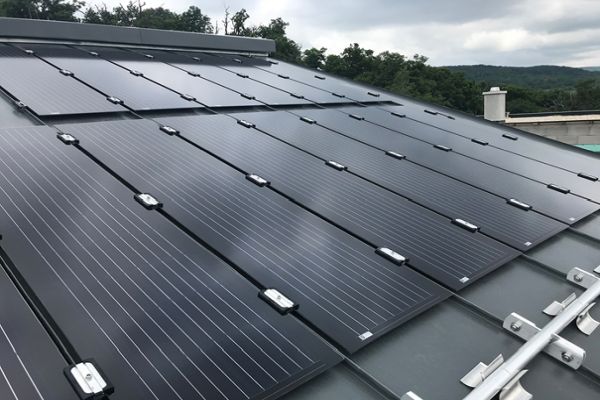 Fotovoltaický trh v Česku láme rekordy, ČEZ hlásí rekordní tržby
