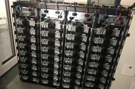 Unikátní bateriový projekt v kombinaci se soláry pro stabilizaci přenosové sítě v Česku