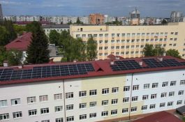 Dětskou nemocnici na Ukrajině bude napájet elektřinou fotovoltaika od Menlo Electric
