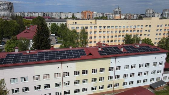 Dětskou nemocnici na Ukrajině bude napájet elektřinou fotovoltaika od Menlo Electric