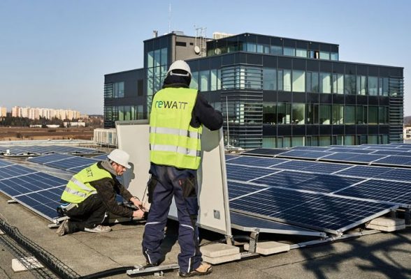 V Praze se rodí velké střešní solární elektrárny