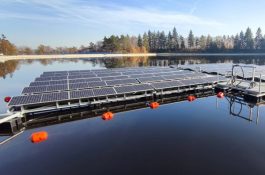 První česká plovoucí fotovoltaika může navýšit výkon až na 1 MWp