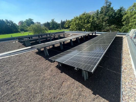 30 000 MWp: Česko bude masívně investovat do solárů. Počítá s tím nový klimaticko-energetický plán