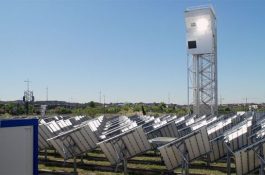 Solární věž dokáže vyrábět palivo pro letadlo pouze ze vzduchu
