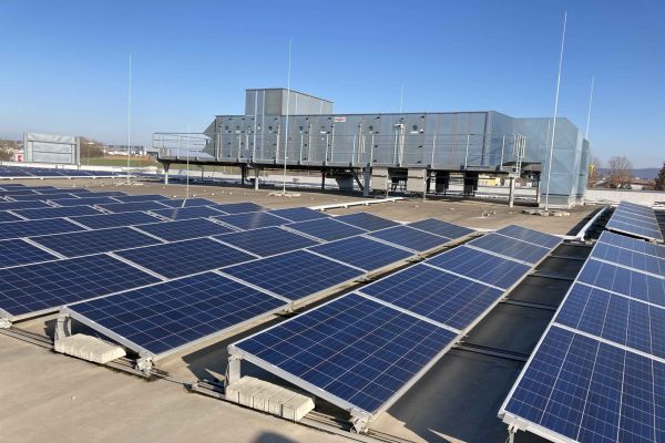 Proč Kaufland masívně investuje do fotovoltaických elektráren?