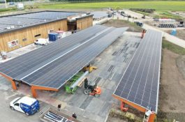Solární parkoviště se v EU mohutně staví. Česko boom carportů teprve čeká