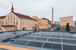 Vysloužilé baterie z českých elektromobilů nacházejí uplatnění jako úložiště energie